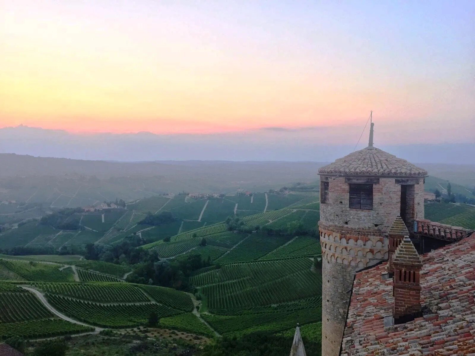 Il Castello Segreto - Serralunga d'Alba