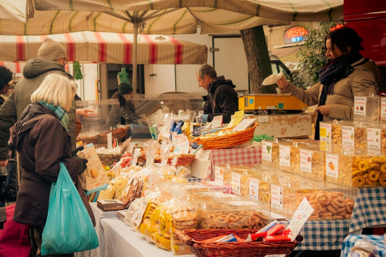 MERCATO SETTIMANALE