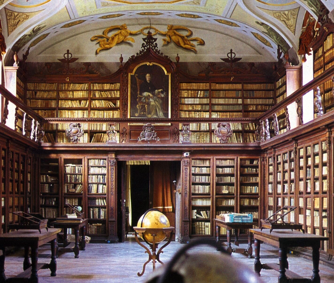 Mostra "DALLE SFERE CELESTI ALLE ASTRONAVI -La fantascienza di Franco Brambilla e i volumi antichi della Biblioteca del Seminario