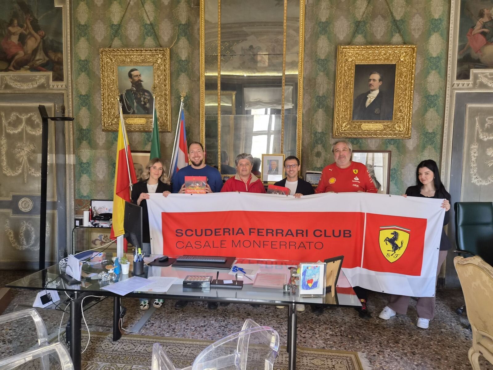 Scuderia Ferrari Club Casale Monferrato a Palazzo San Giorgio in vista dell’evento in città