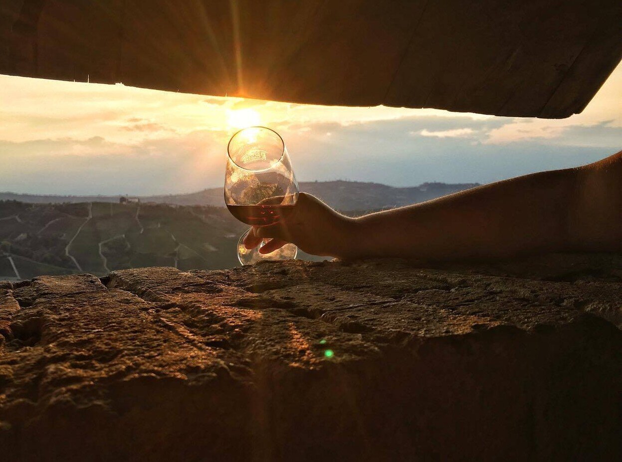 Prosit! Il castello, il Barolo, i cru - Serralunga d'Alba 